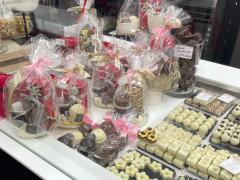 Te koop Tea room - fijn gebak- bakkerij - chocolade te Charleroi in commercieel centrum II Henegouwen n°1
