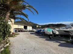 Een gerenommeerd en goed gevestigd watersportbedrijf, gelegen Middellandse Zeekust, grens met Spanje. Frankrijk n°7